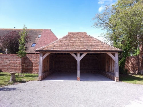 PROFESSIONAL QUALITY OAK FRAMED GARAGES